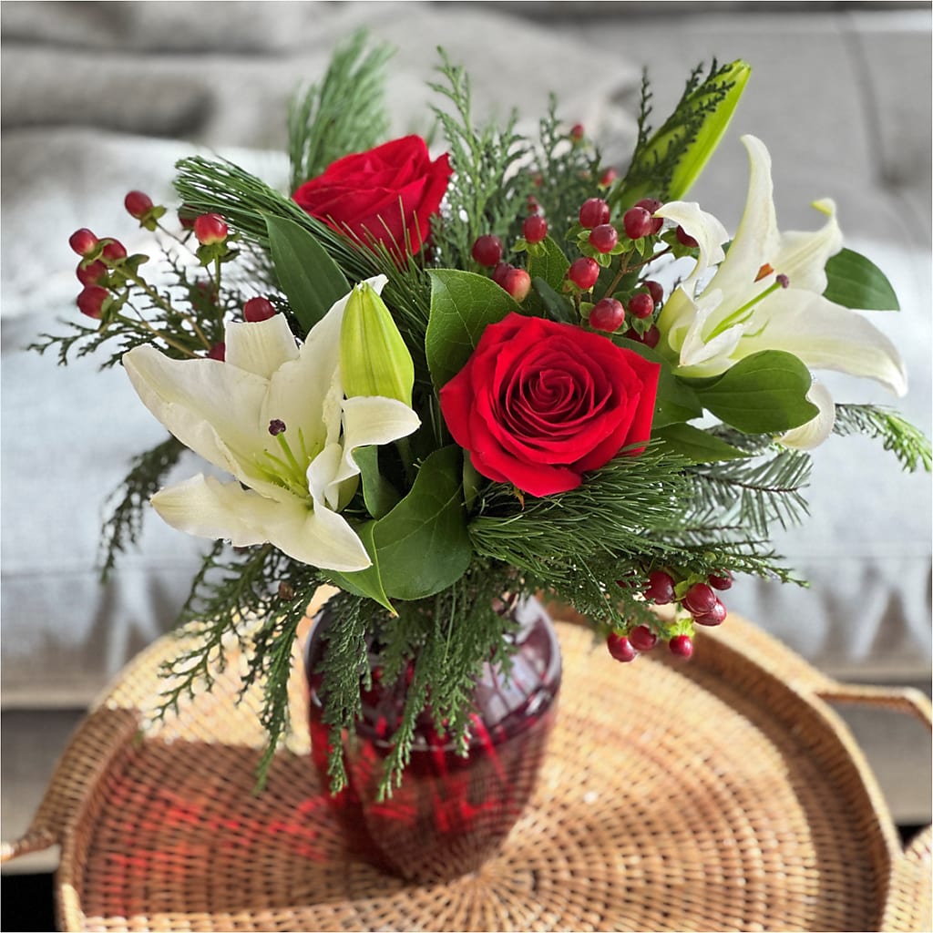 Evergreen Delight Bouquet – Le Fleur Llc, Pelham AL