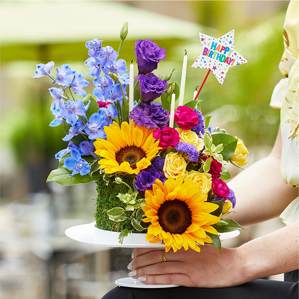 Star of the Day Floral Cake –  Le Fleur Llc, Pelham AL
